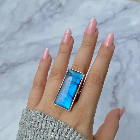 Explore The Magic Of Labradorite Jewelry
